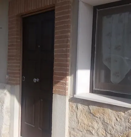 Ferienhaus Alloggio L'orchidea LʼAquila
